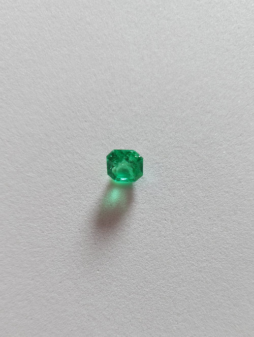 Carved Emerald 0212061